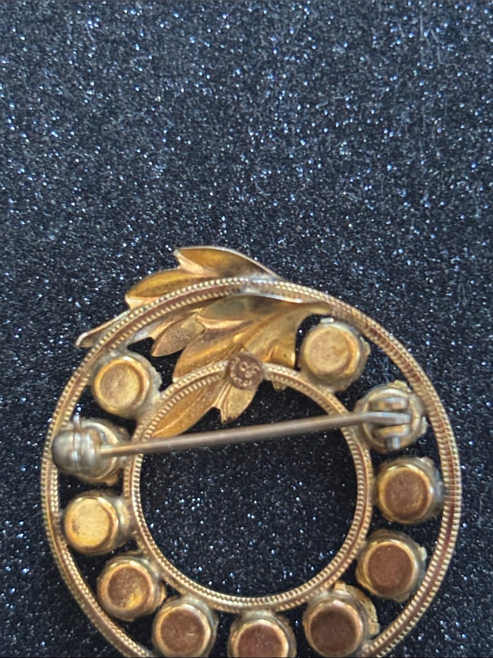 Vintage estate 14k filled Australian crystal rhinestone mother wreath brooch - Picture 5 of 6